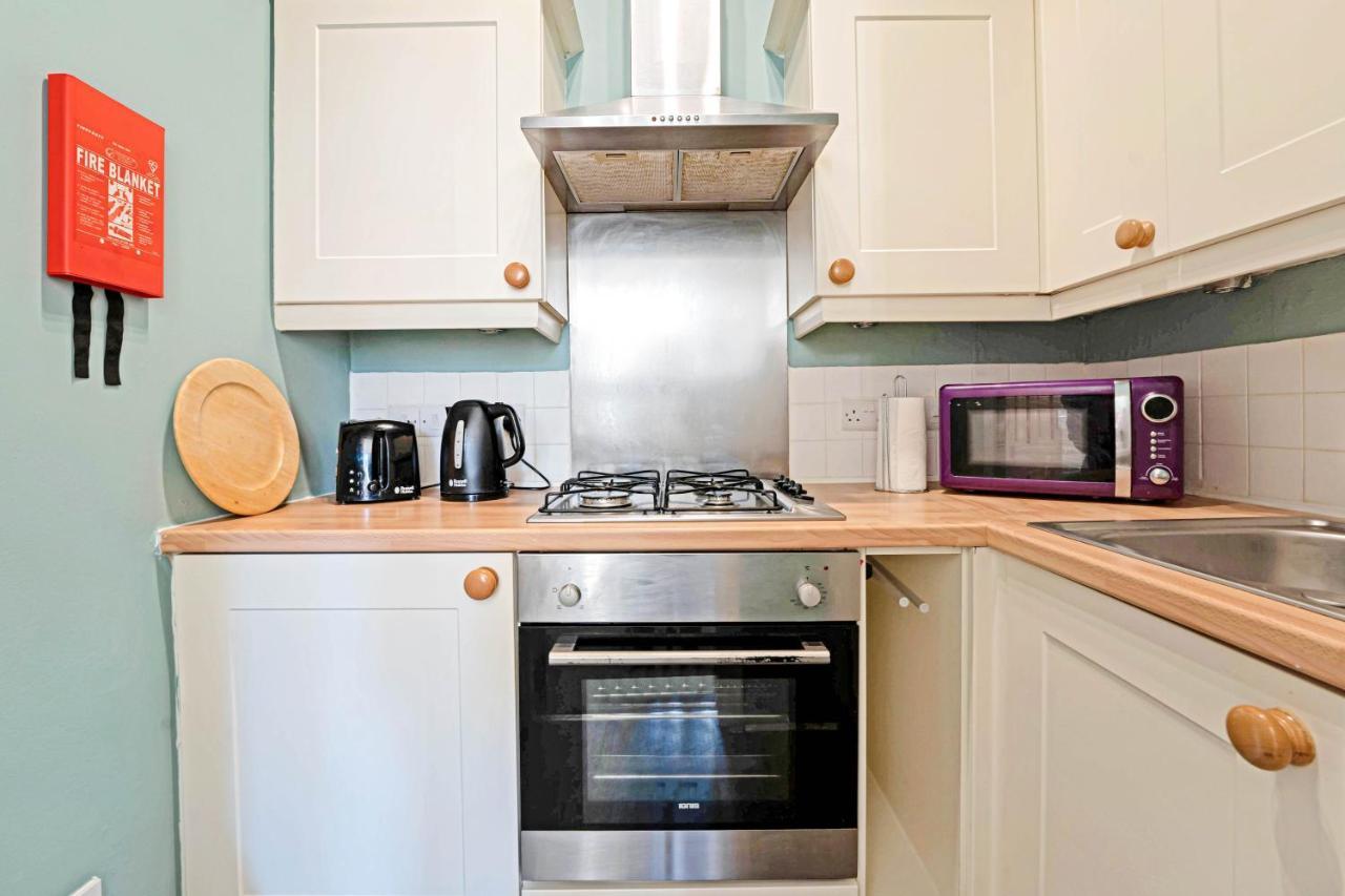 Cozy With Character Logie Green Central Main Door Flat Edimburgo Exterior foto